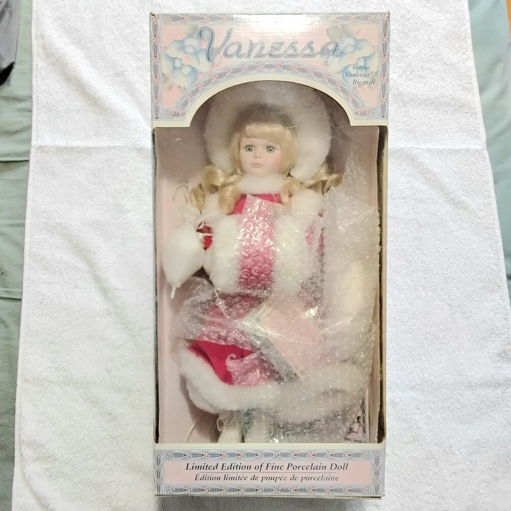 Vintage BNIB Vanessa L.E. 16" Fine Porcelain Christmas Doll by Vanessa Ricardi!!